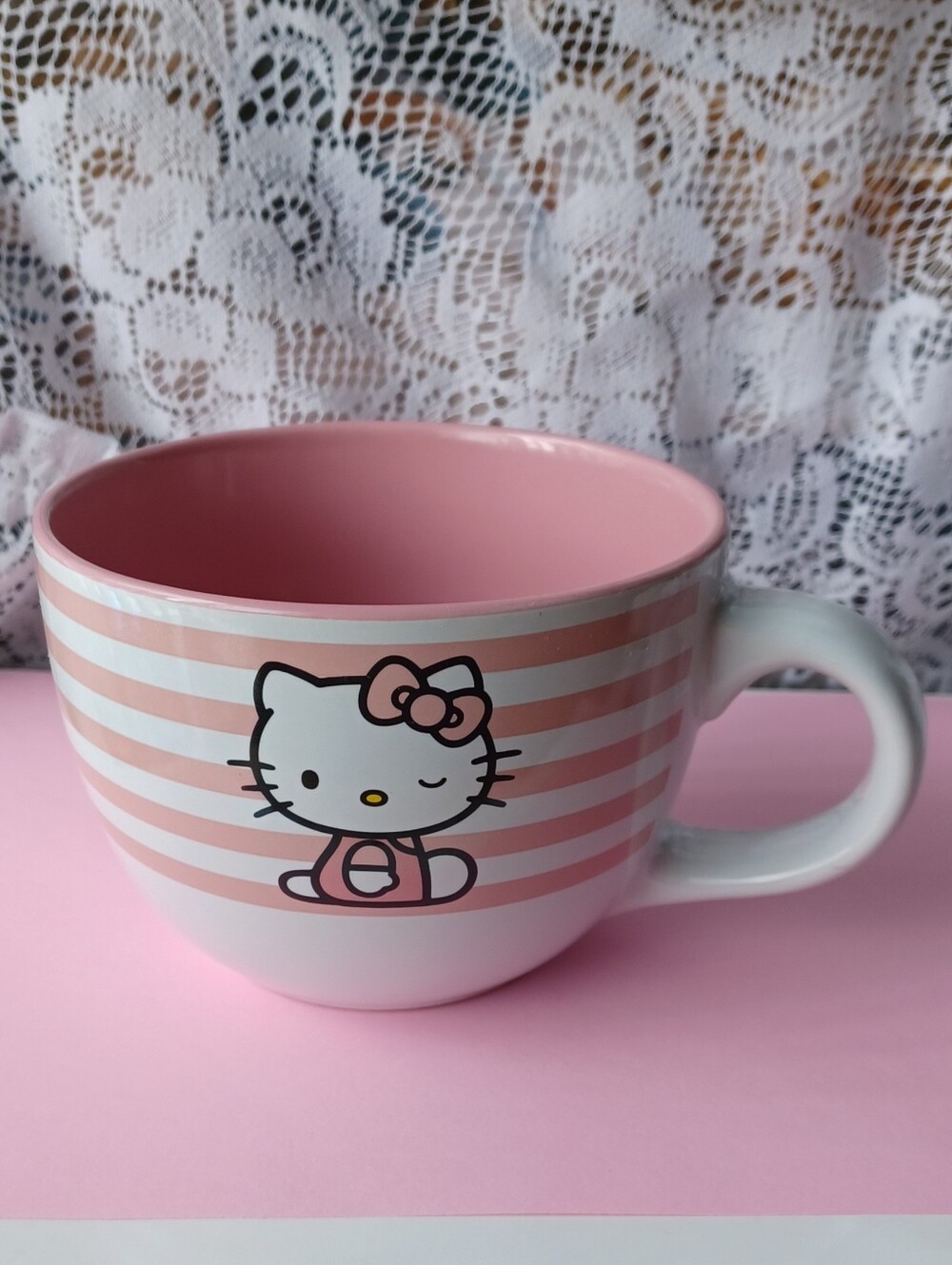 HELLO KITTY BY SANRIO/SILVER BUFFALO 24 OZ JUMBO CERAMIC MUG STRIPED SIL-34783